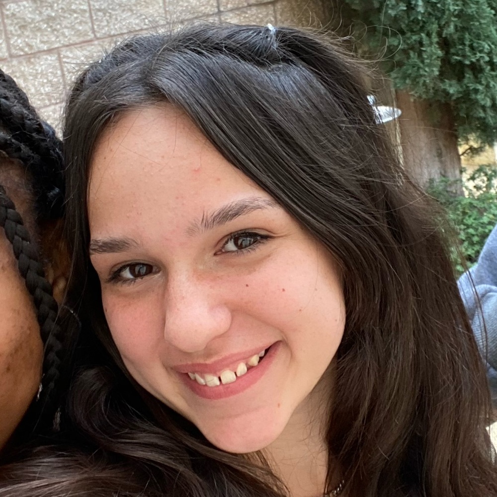 Meet your Posher, Aveya